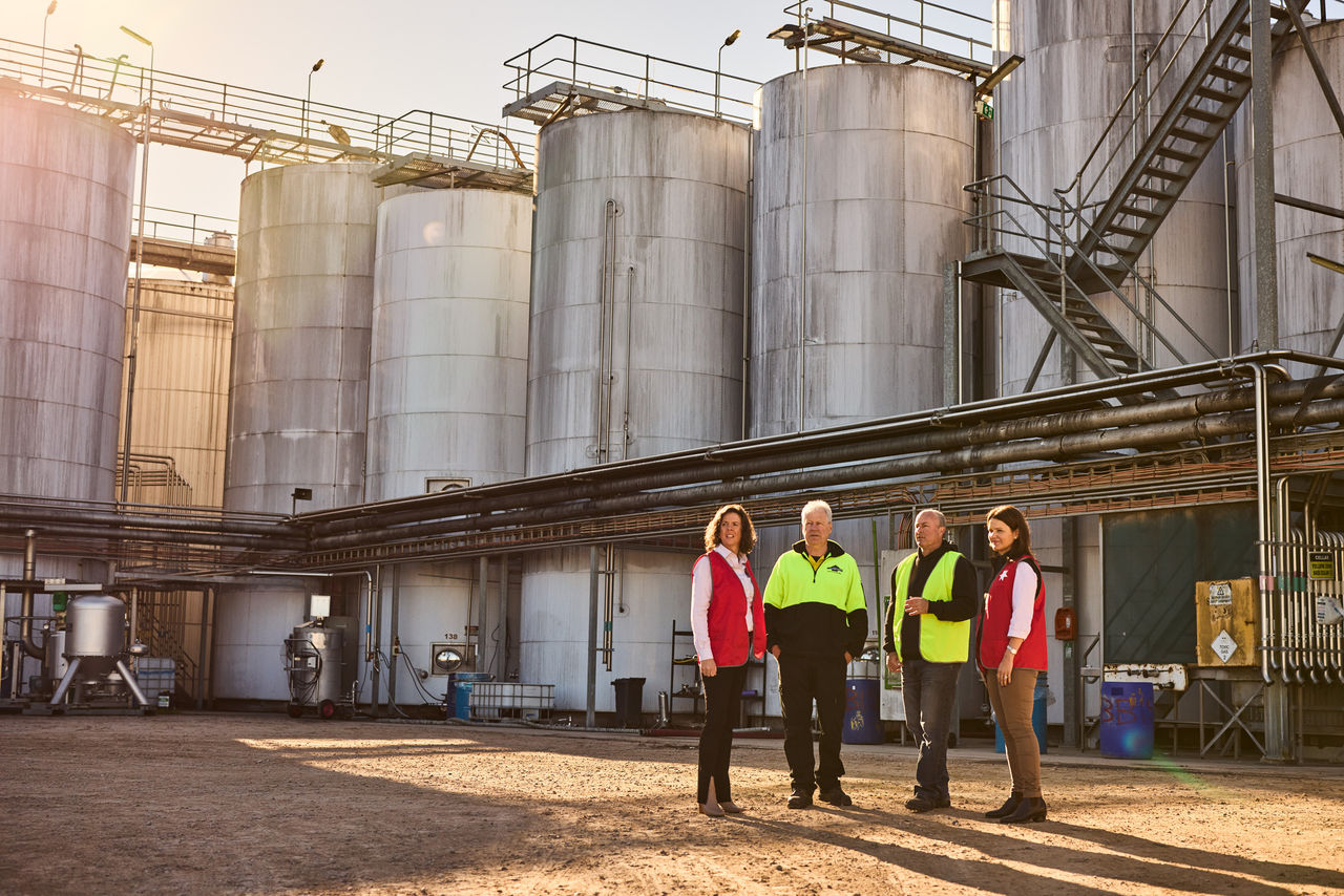 southcorp eomployees in front of factory